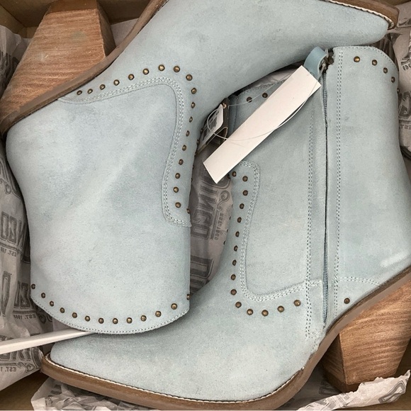 Dingo Classy & Sassy Stylish Light Blue suede Boots - Picture 1 of 4